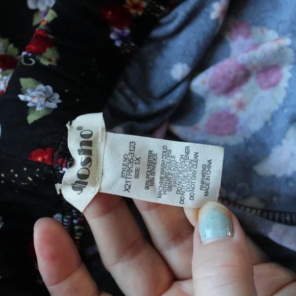 Women's Fleece Lined Jogger Pant - Skull Floral Print - NWT - Picture 9 of 10